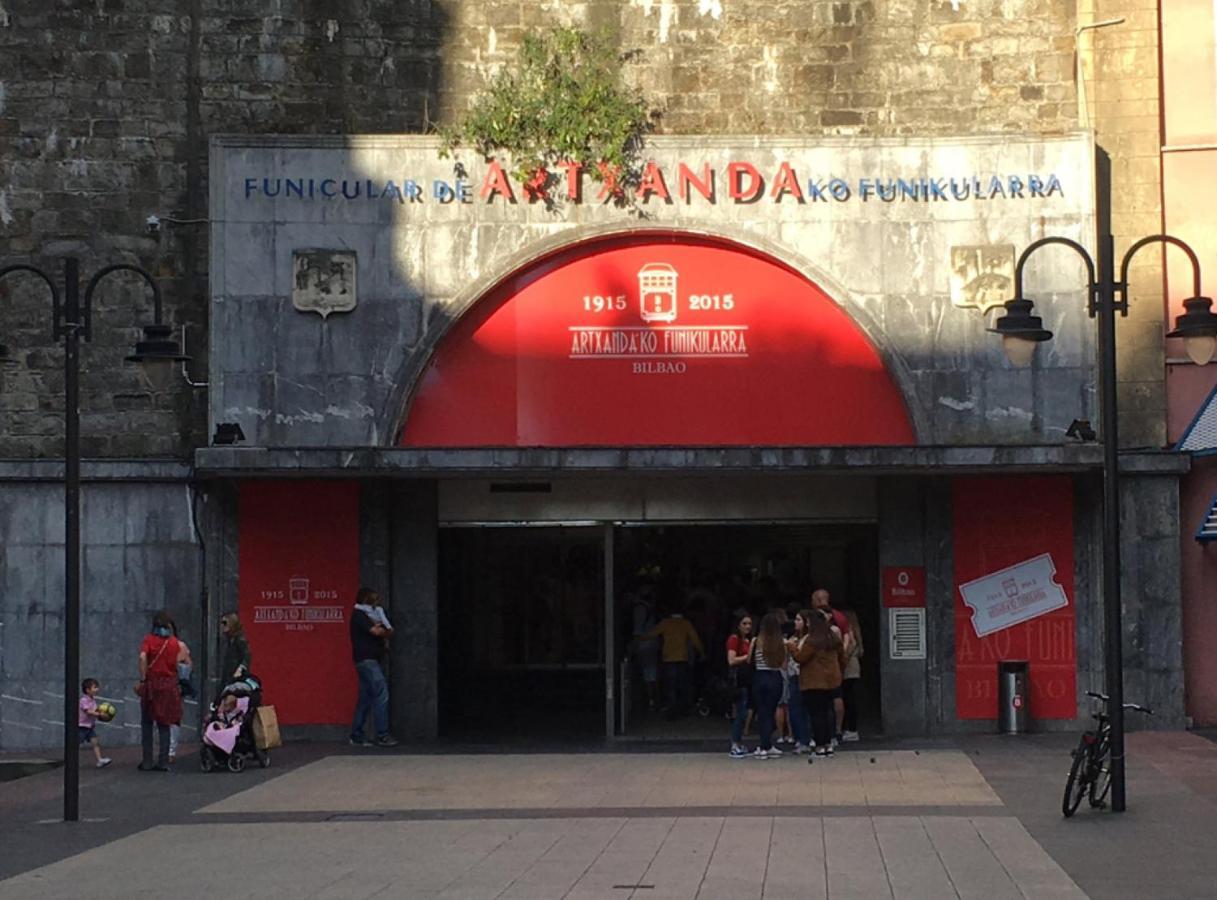 ビルバオCalida Vivienda Turistica Centrica Junto Al Funicular Y Metroアパートメント エクステリア 写真