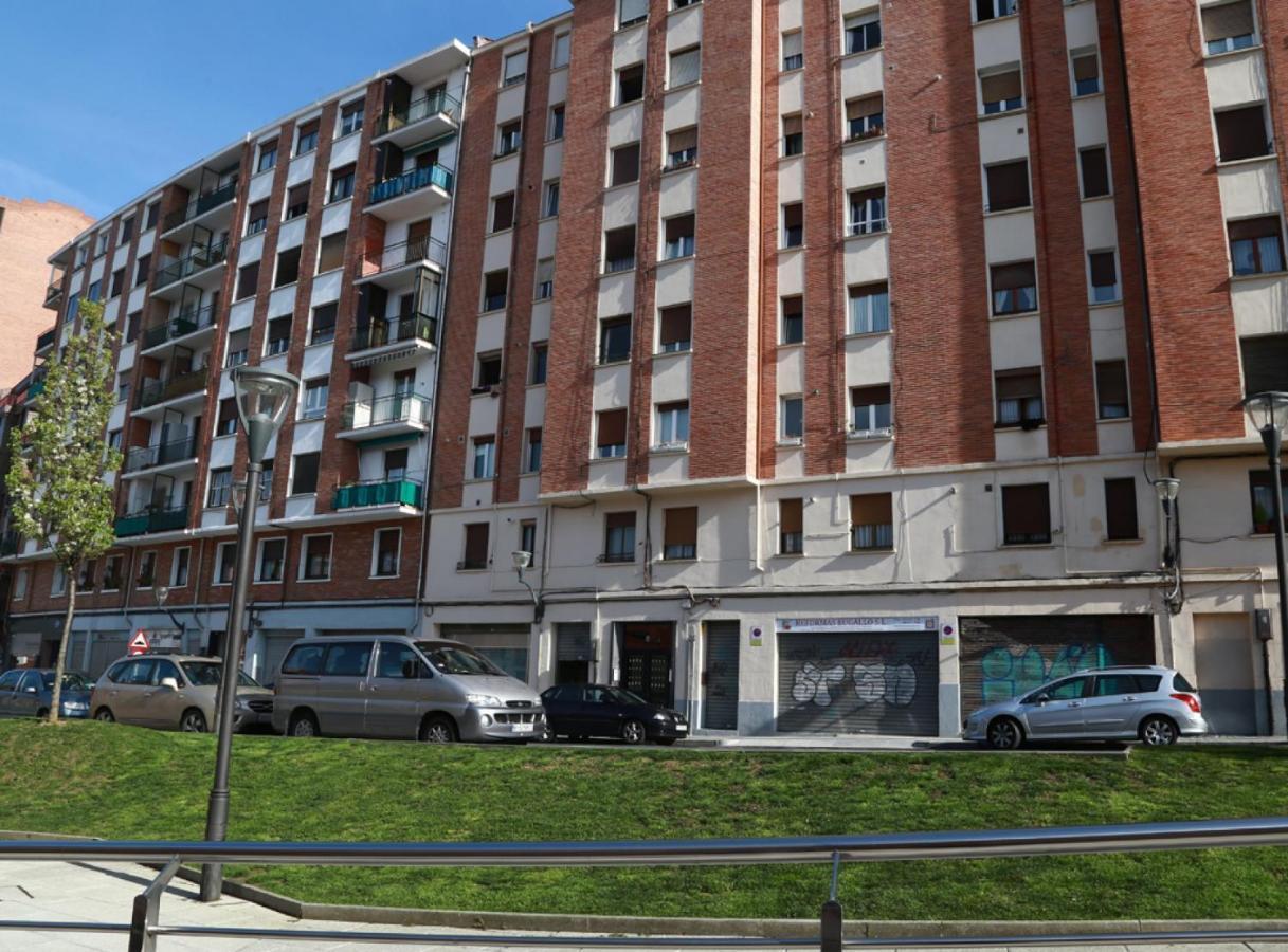 ビルバオCalida Vivienda Turistica Centrica Junto Al Funicular Y Metroアパートメント エクステリア 写真